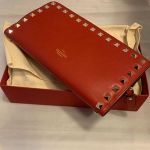 Rockstud Valentino wallet